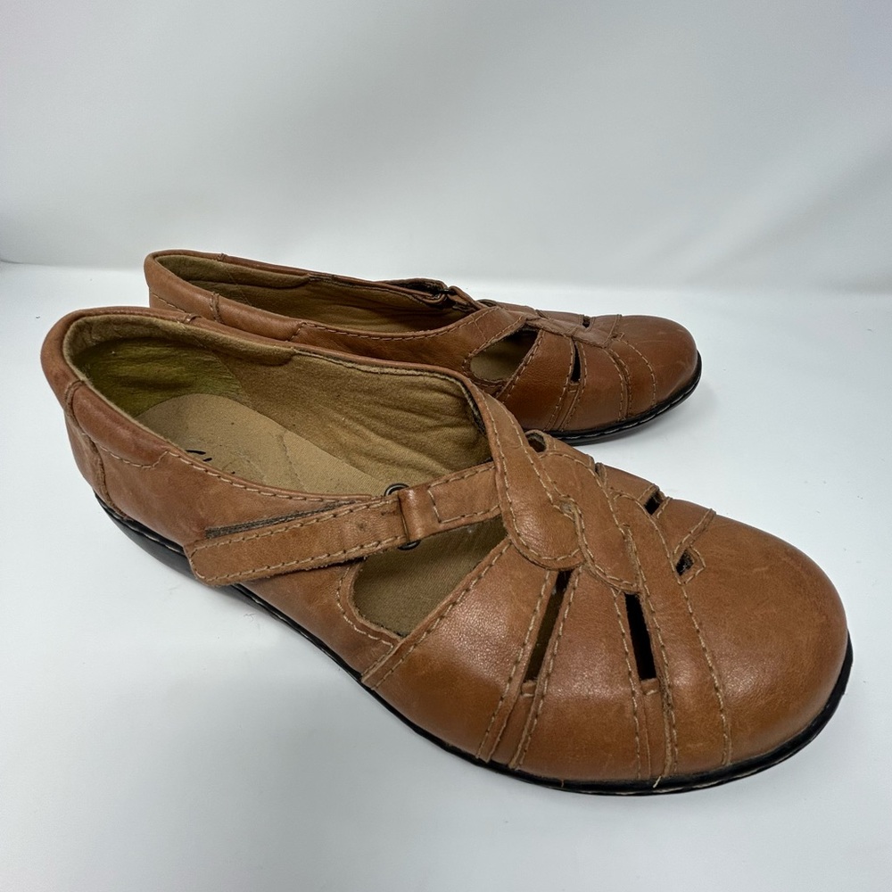 Clarks Womens Loafer Size 10 WIDE Brown Leather Fisherman Flat Shoe.